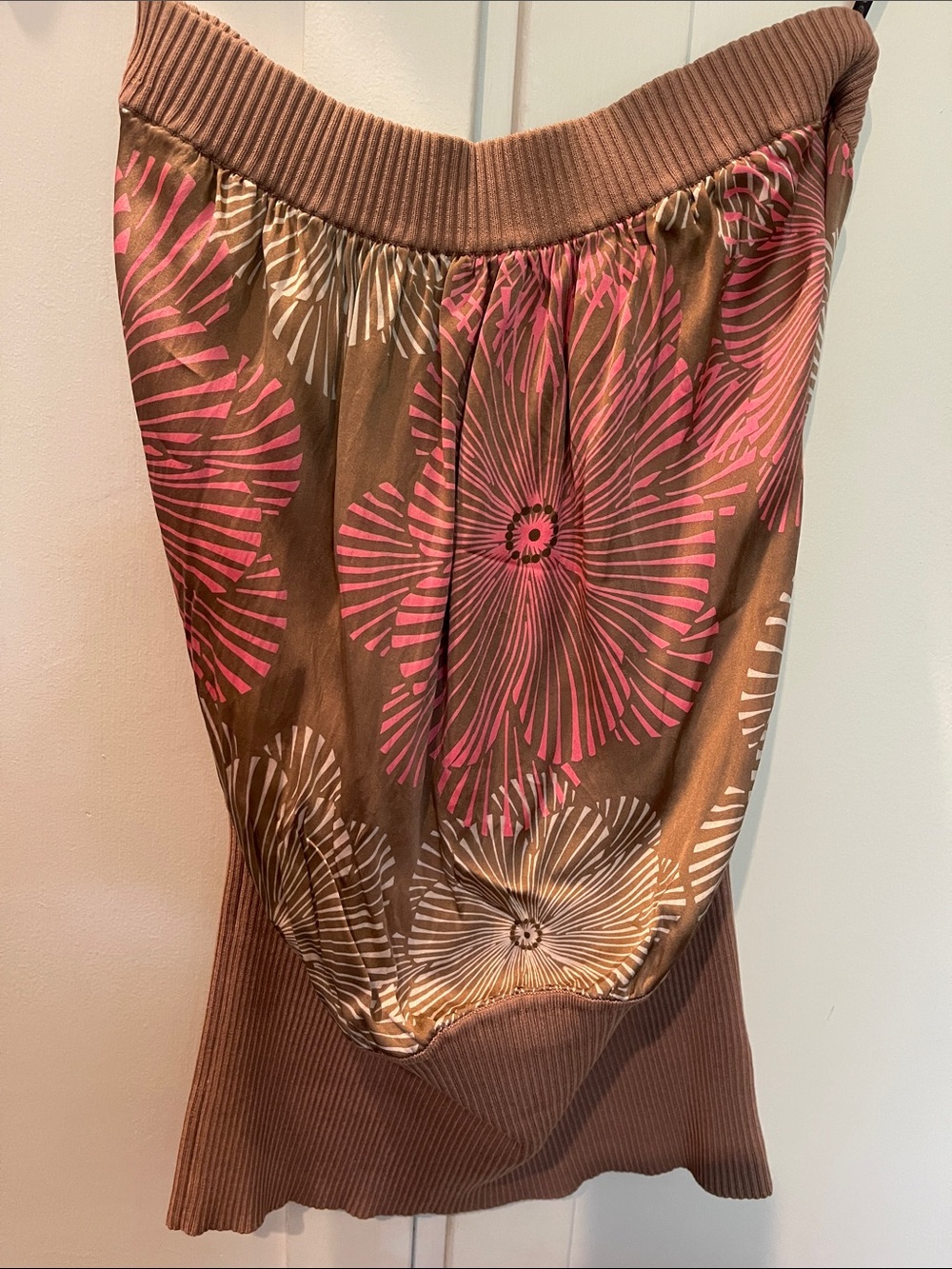 bebe Brown and Pink Pleated Elastic-Waist Skirt